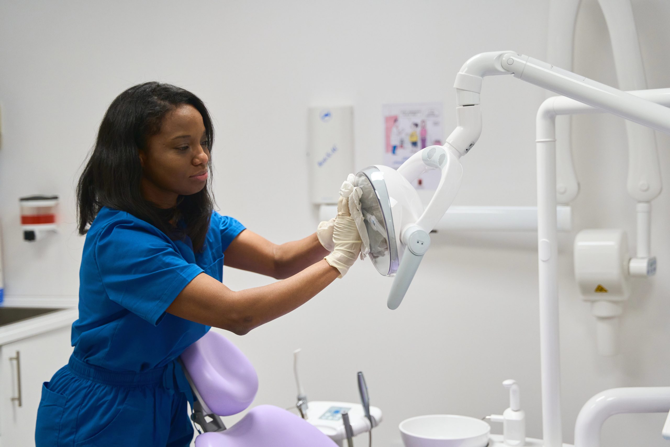 What Should You Expect During a Comprehensive Dental Exam in Valley Stream?